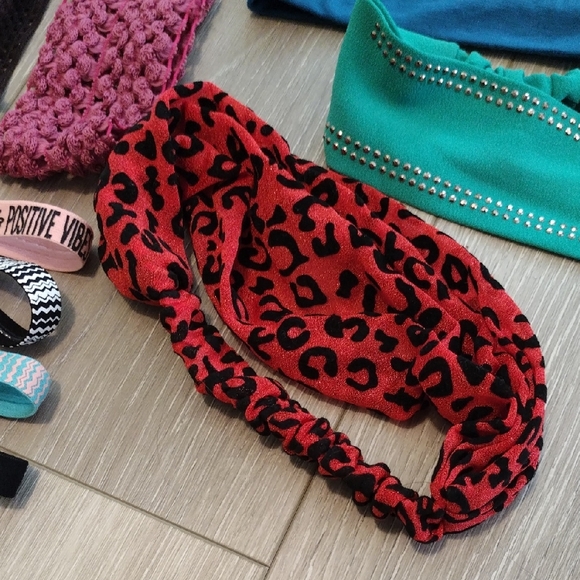 Assorted Women's Headbands Set - Picture 3 of 10